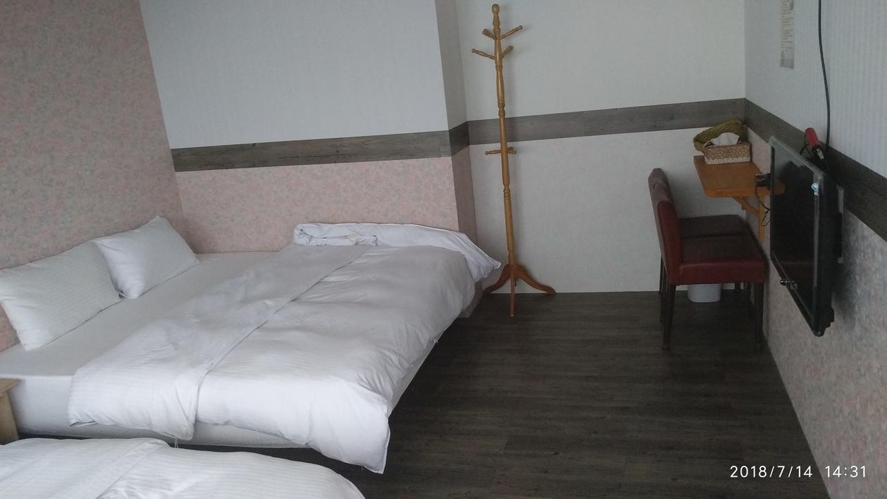 Sky Lounge B&B Zhushan Exterior foto